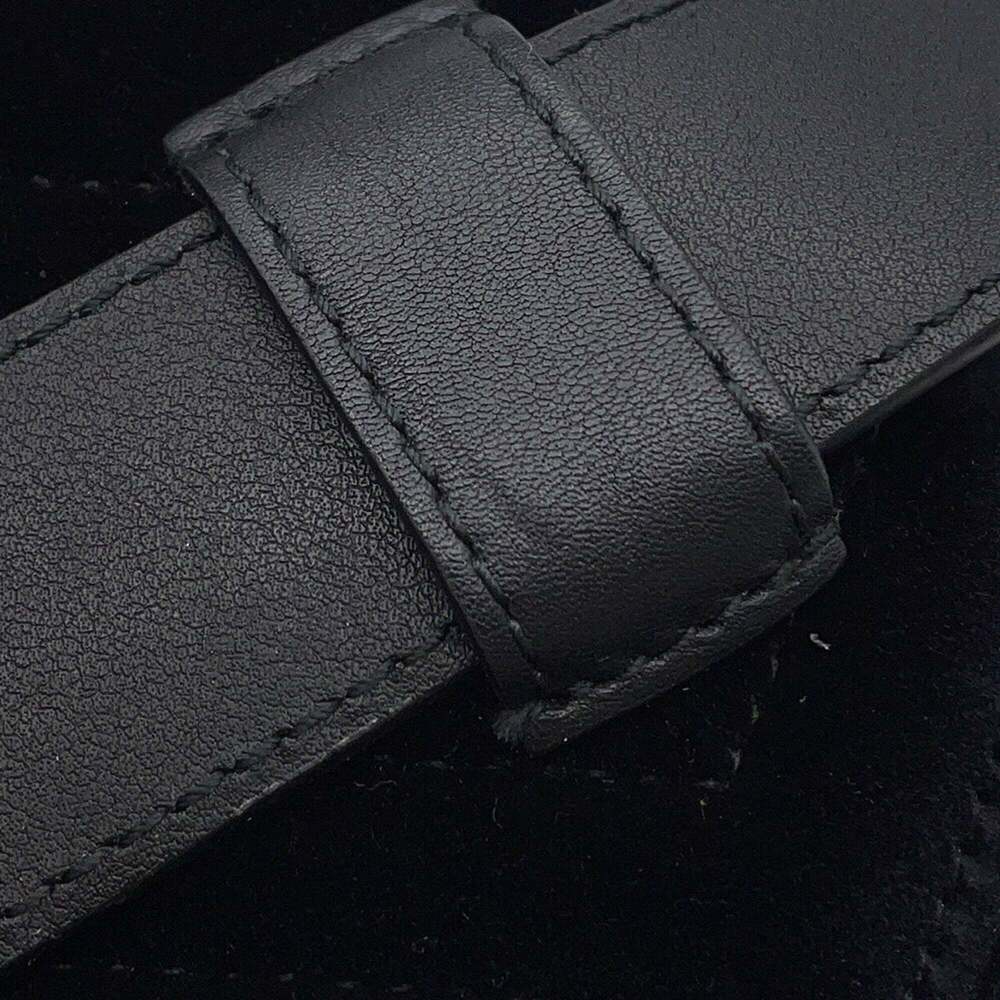 GUCCI Black Leather GG Marmont Pouch - Picture 11 of 16